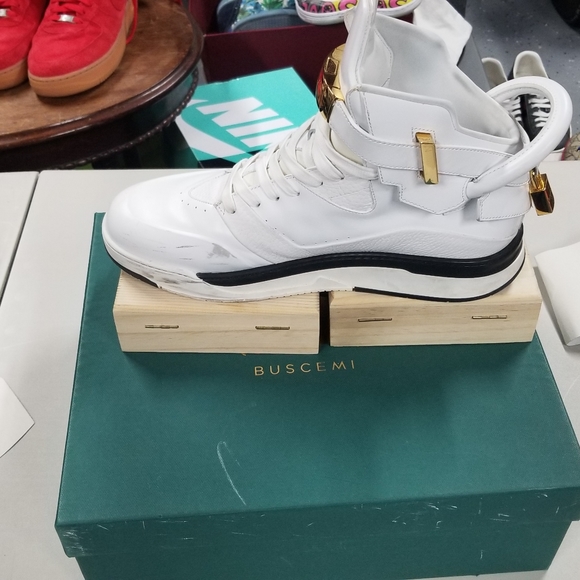 Buscemi B-Court - Picture 4 of 8